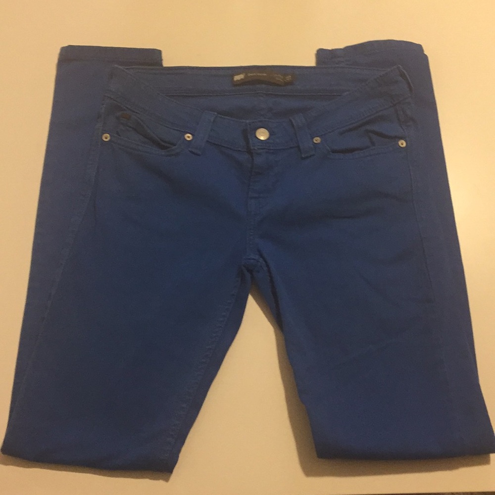 EUC Women’s Levi’s Cobalt Blue
